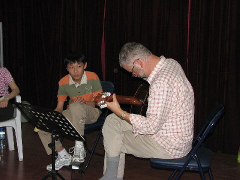 德国汉诺威音乐学院吉他教授考赫来我教室讲学